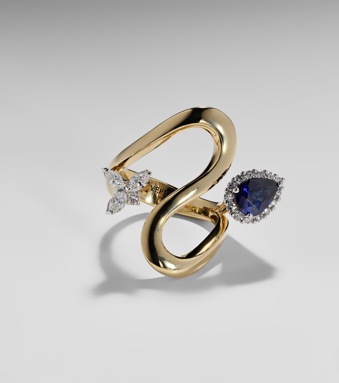 Bague Reign Supreme en or 18 ct, diamants et saphirs | Yeprem
