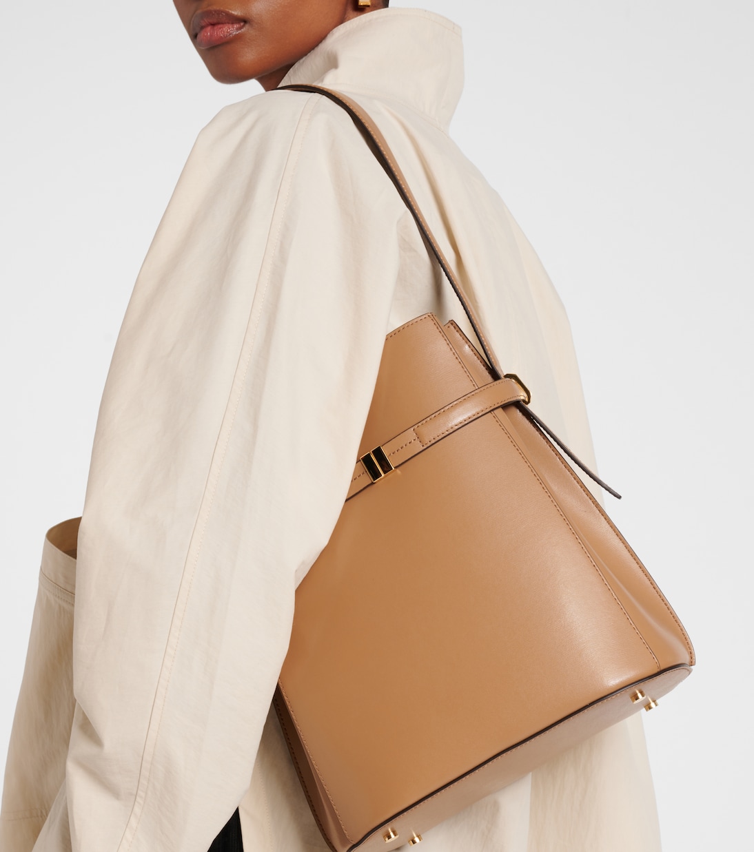 Leather bucket bag | Toteme