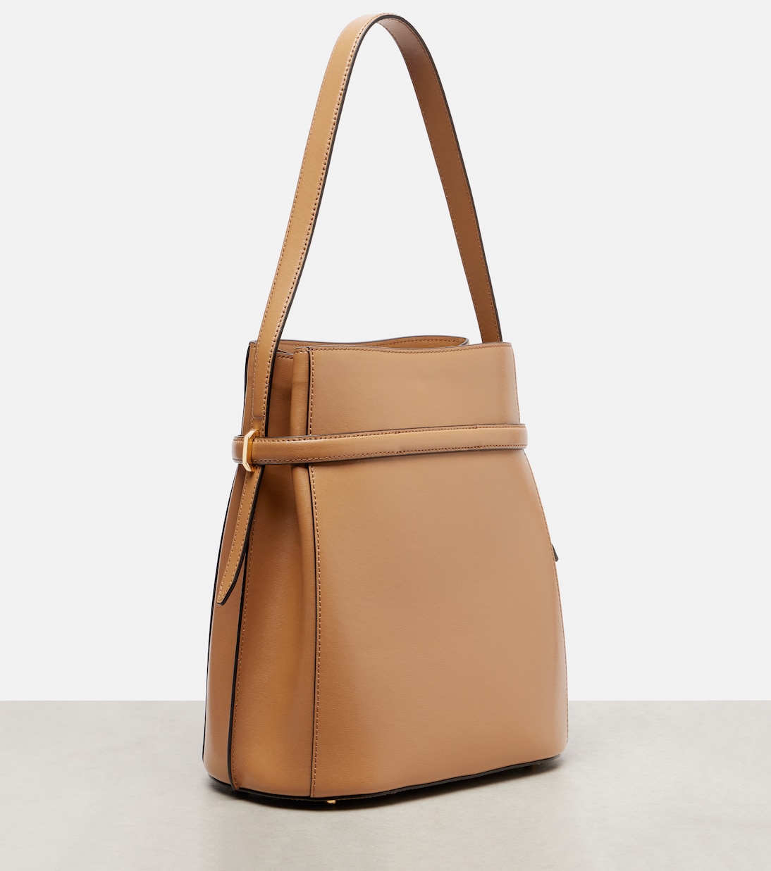 Leather bucket bag | Toteme