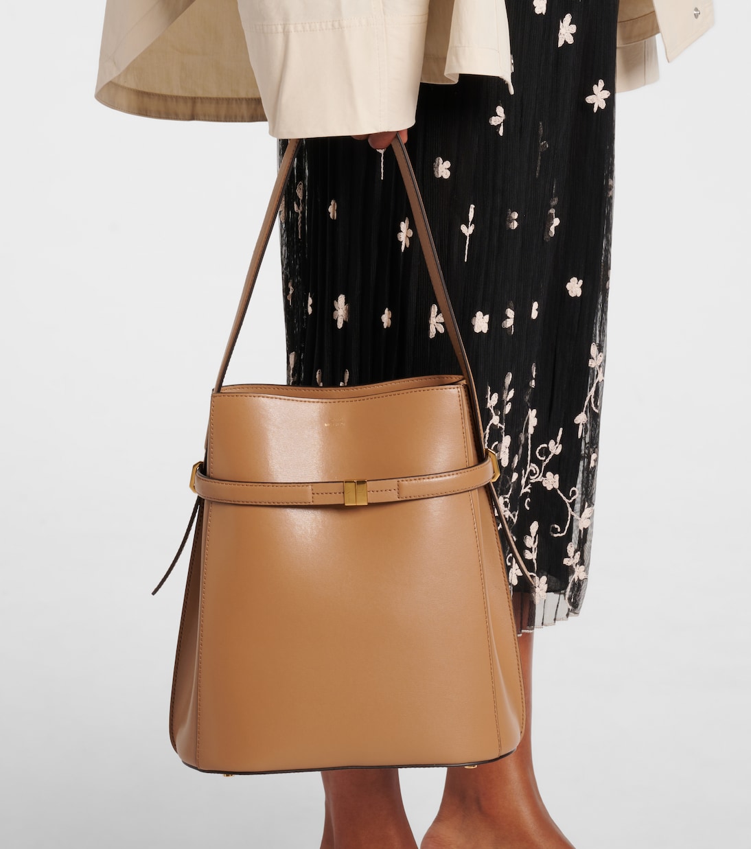 Leather bucket bag | Toteme