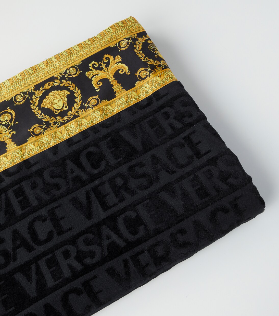 I Love Baroque cotton terry beach towel | Versace Home