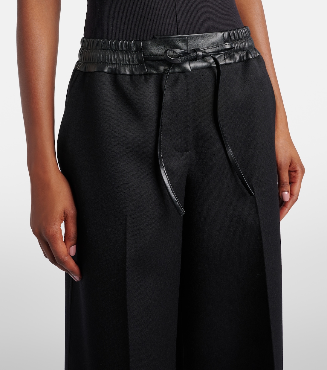 Hose aus Schurwolle mit Leder | Alaïa