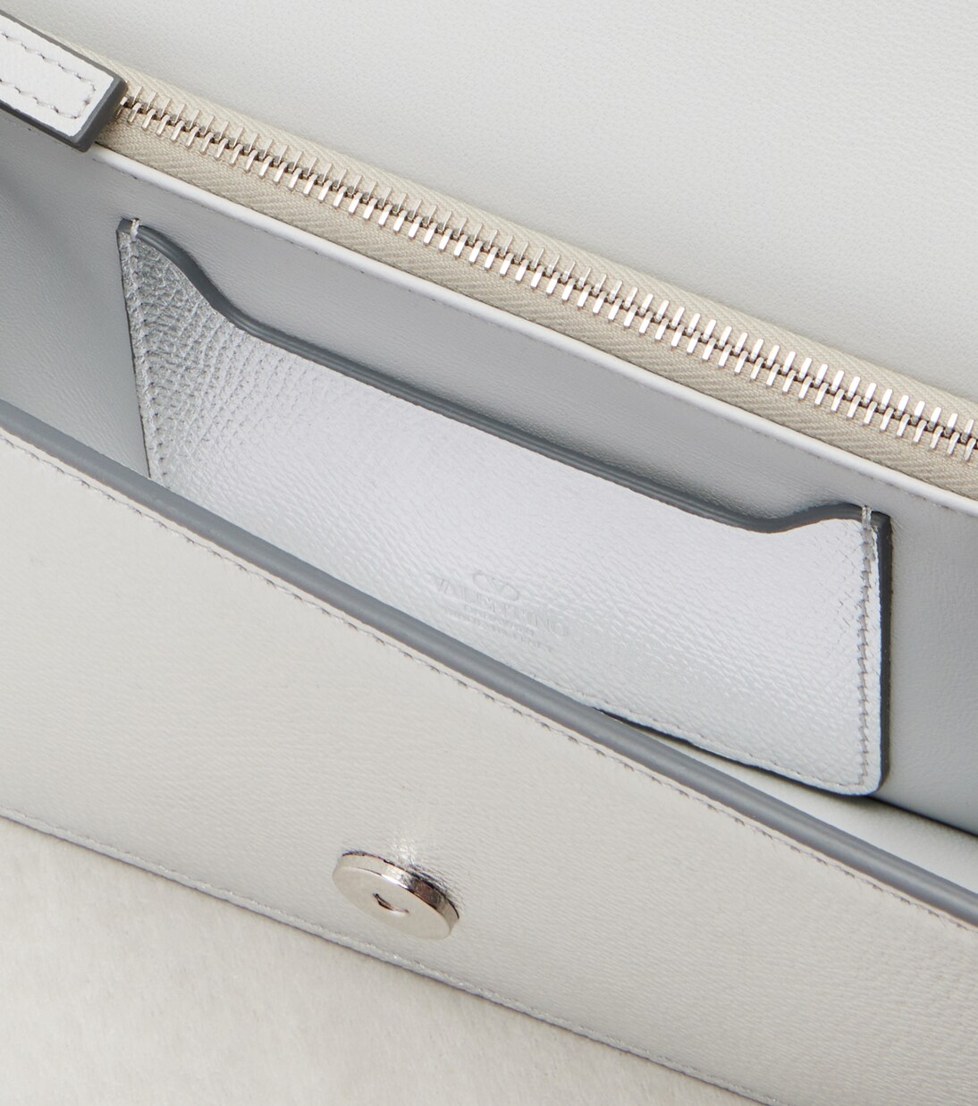 Clutch VLogo Mini aus Metallic-Leder | Valentino Garavani