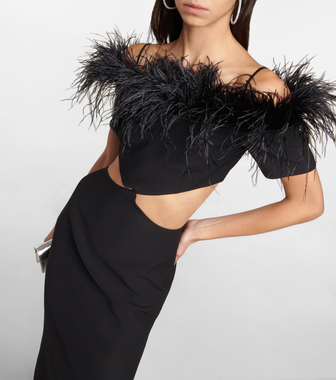 Verzierte Robe aus Crêpe | Rasario