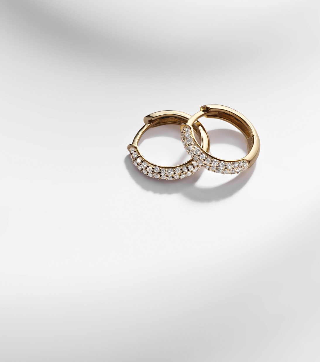 Ohrringe Essential aus 14kt Gelbgold (585/1000) mit Diamanten | Stone and Strand