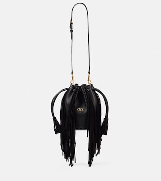 Nellcôte Small fringed leather bucket bag | Valentino Garavani