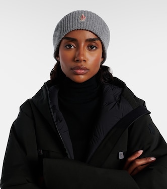 Shearling-trimmed cashmere beanie in grey - Moncler | Mytheresa