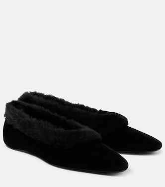 Ballerinas aus Samt mit Shearling | Toteme