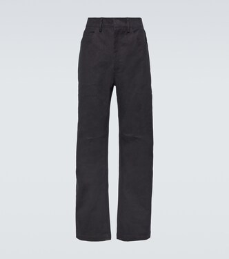 Gerade Hose Task | Entire Studios