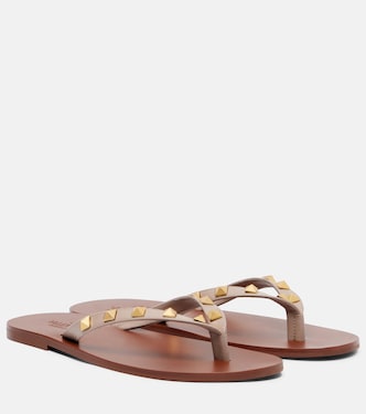 Rockstud leather thong sandals | Valentino Garavani