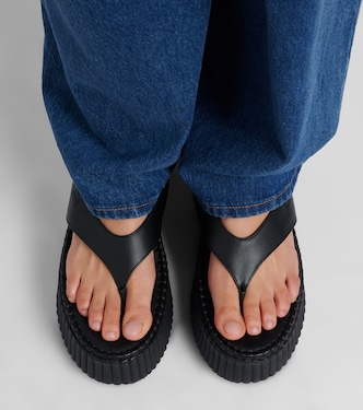 Nama leather platform thong sandals in black - Chloe | Mytheresa