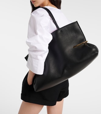 Pinch Squeezed Horizontal leather tote bag in black - Givenchy