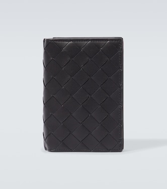 Intrecciato Medium leather bi-fold wallet | Bottega Veneta