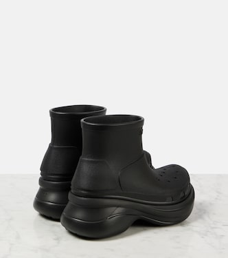 x Crocs rain boots in black - Balenciaga | Mytheresa