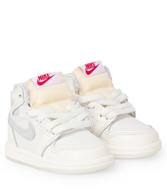 Baby Air Jordan 1 Retro High OG sneakers | Nike Kids