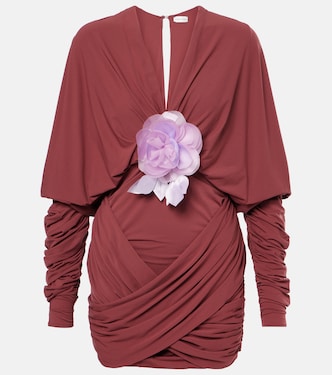 فستان قصير من الجيرسيه بقصّة درابيه مع أبليكيه ستايل ورود | Magda Butrym