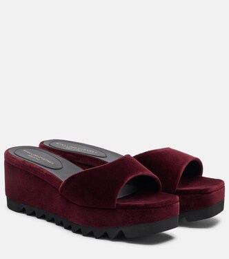 Sneak Elyse velvet wedge mules | Stella McCartney