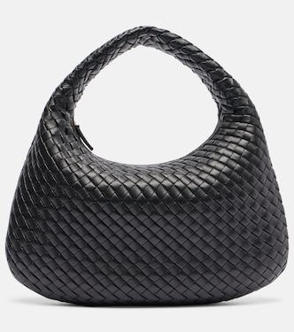Veneta Medium leather shoulder bag | Bottega Veneta