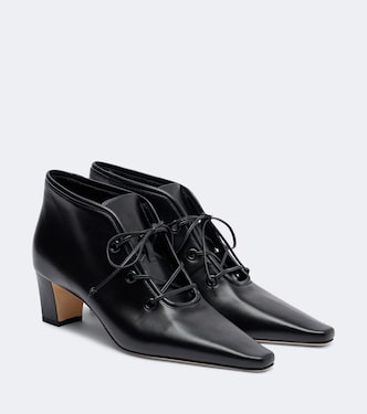 بوت من الجلد بأربطة Fuxa | Manolo Blahnik