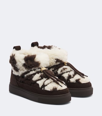 Teddy-trimmed suede ankle boots | Inuikii