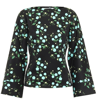 توب من الجيرسيه السترتش بطبعات Gemma | BERNADETTE