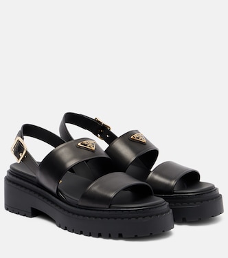 صندل من الجلد بلوغو | Prada