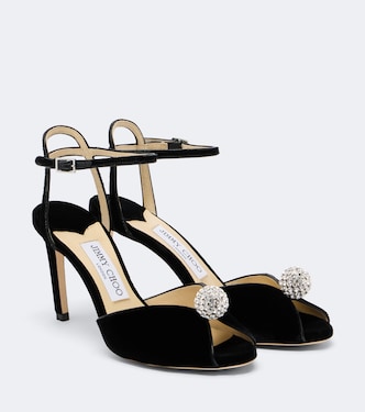 Sandalen Sacora aus Samt mit Kristallen | Jimmy Choo
