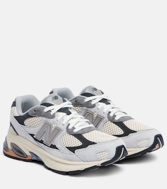 2010 leather and mesh sneakers | New Balance