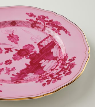 Oriente Italiano porcelain charger plate in pink - Ginori 1735