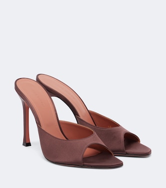 Mules Alexa aus Satin | Amina Muaddi