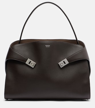 Hug Soft Medium leather shoulder bag | Ferragamo