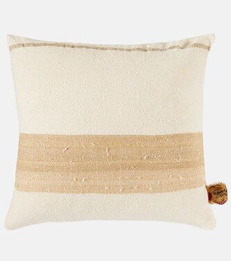 Chlore silk and linen-blend cushion | The House of Lyria