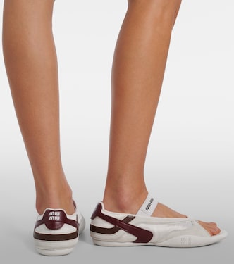 Gymnasium leather-trimmed thong sandals in white - Miu Miu | Mytheresa