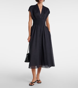 tory burch blue midi dress Duchess Kate: Blue Painted Roses Smocked Midi Dress by Tory Burch