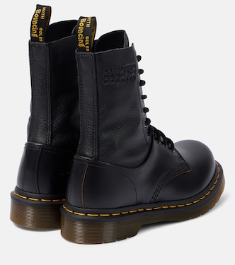 x Dr. Martens 1490 10-Eye leather combat boots in black - MM 6