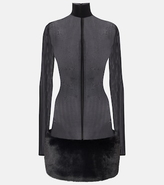 فستان قصير شفاف مقلّم بالفرو الصناعي | Magda Butrym