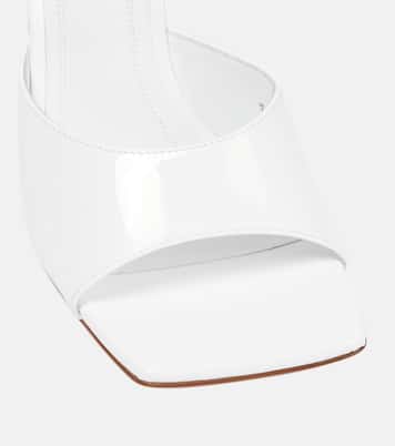 Pantoletten Laura aus Lackleder | Amina Muaddi