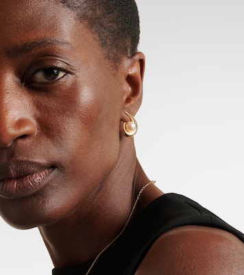 Pearl Curl 14kt gold earrings with freshwater pearls | Mateo