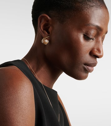 Pearl Curl 14kt gold earrings with freshwater pearls | Mateo