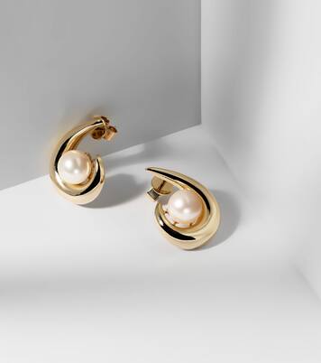 Pearl Curl 14kt gold earrings with freshwater pearls | Mateo