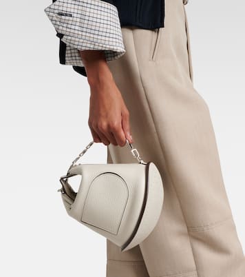 Schultertasche Pin Twist Small aus Leder | Delvaux