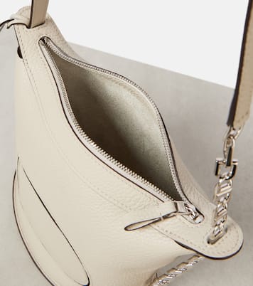 Schultertasche Pin Twist Small aus Leder | Delvaux