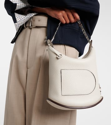 Schultertasche Pin Twist Small aus Leder | Delvaux