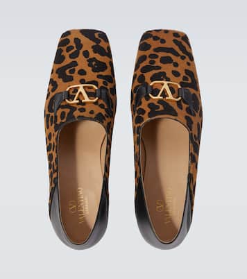 Babouche Fauve Éclat calf hair loafers | Valentino Garavani