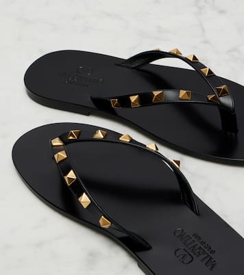 Rockstud leather thong sandals | Valentino Garavani