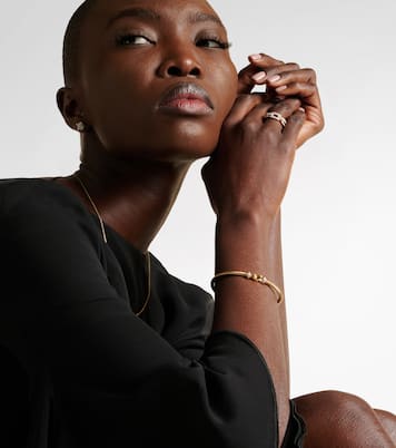 Buckle Cablespira® 18kt gold bangle with diamonds | David Yurman