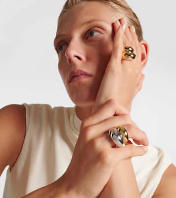 Ring Chavez | Jennifer Fisher