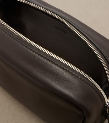 Pouch Astra Small de piel | The Row