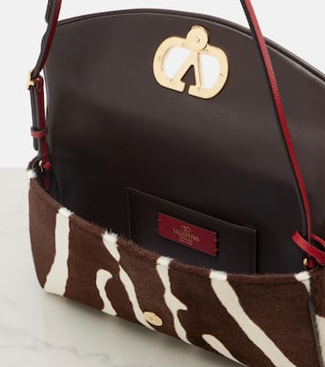 Schultertasche DeVain Small aus Kalbshaar | Valentino Garavani