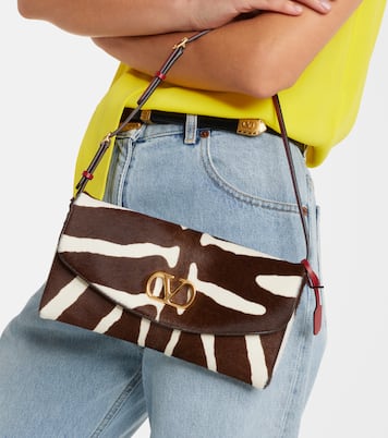 Schultertasche DeVain Small aus Kalbshaar | Valentino Garavani